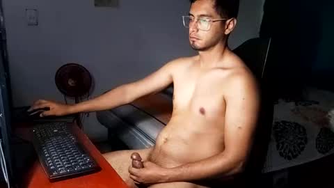 Snapshot of andresvergon85 chatting on February 5, 3:02 am andresvergon85 online show from February 5, 3:02 am