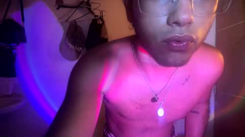 andreswhite_shotoflust online show from May 5, 1:57 am
