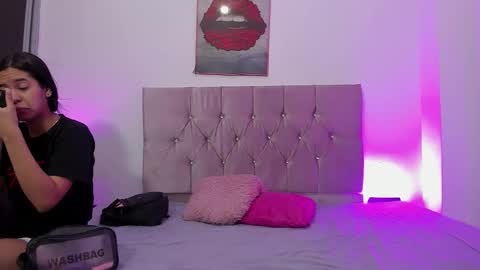 andretiiandcamila online show from September 16, 12:39 pm