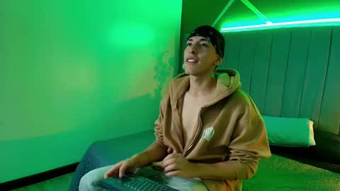 Andreuw Wolf online show from October 29, 2:36 am