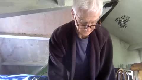 Snapshot of andrew160258 chatting on June 1, 9:33 am Andrew online show from June 1, 9:33 am