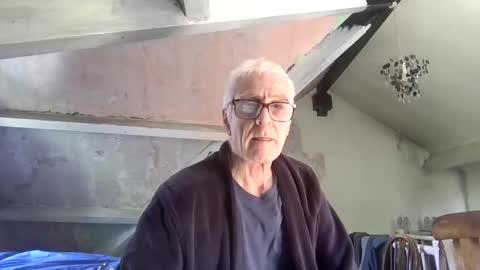 Snapshot of andrew160258 chatting on June 8, 11:10 am Andrew online show from June 8, 11:10 am