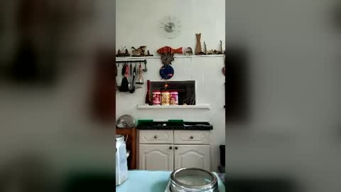 Snapshot of andrew160258 chatting on June 15, 10:50 am Andrew online show from June 15, 10:50 am