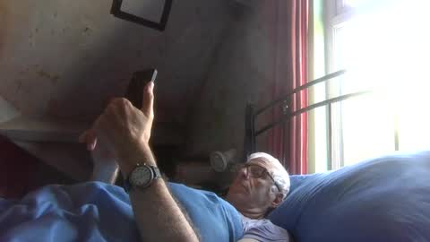 Snapshot of andrew160258 chatting on June 20, 10:18 am Andrew online show from June 20, 10:18 am
