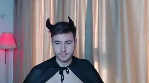 Justin Andrew online show from October 30, 9:00 am