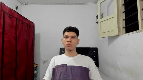 andrew_2811 online show from April 27, 4:32 am