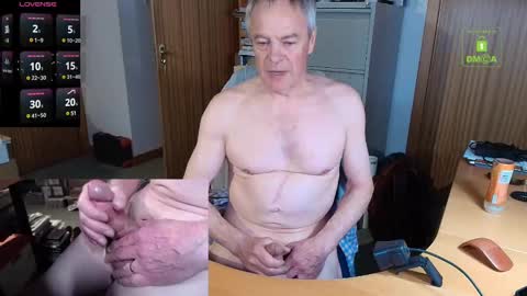 Snapshot of andrew_9999 chatting on February 24, 12:30 am Andrew online show from February 24, 12:30 am