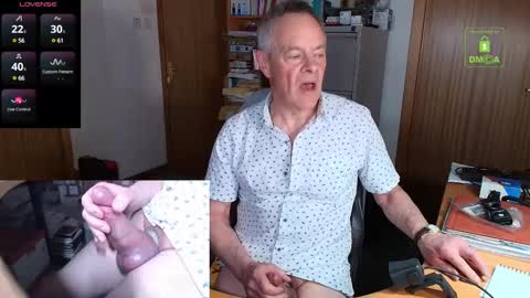 Snapshot of andrew_9999 chatting on March 5, 11:27 pm Andrew online show from March 5, 11:27 pm