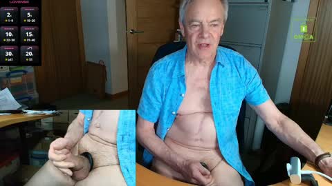 Snapshot of andrew_9999 chatting on March 31, 11:16 pm Andrew online show from March 31, 11:16 pm