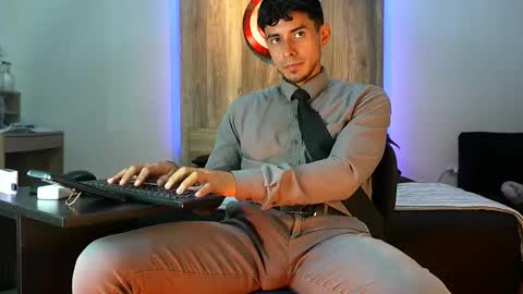 Andrew online show from October 10, 2:43 am