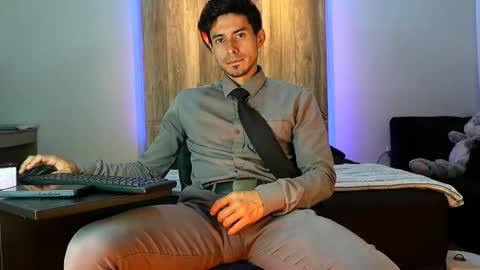 Andrew online show from November 27, 1:07 am