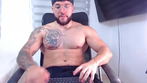 andrew_holden__ online show from January 10, 10:36 pm