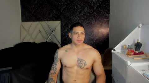Snapshot of andrew_jhones chatting on May 19, 4:52 am andrew_jhones online show from May 19, 4:52 am