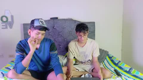 Snapshot of andrew_logan_ chatting on May 12, 9:01 pm daniel y breiner online show from May 12, 9:01 pm