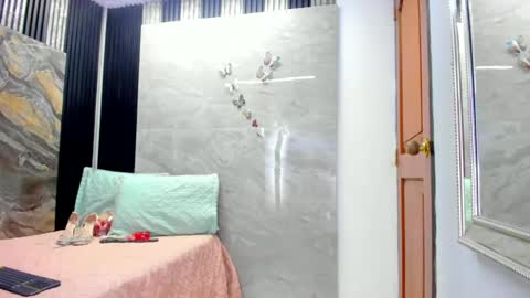 Andrew Taylor0 online show from April 16, 10:45 pm