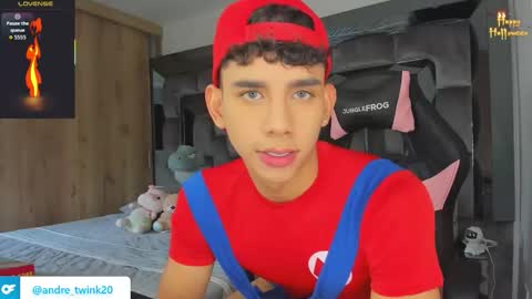 Andrew M. online show from October 8, 8:17 pm