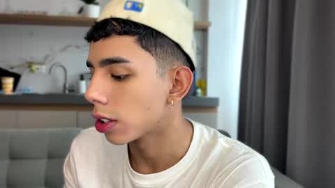 Andrew M. online show from April 19, 9:39 pm