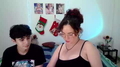 Snapshot of andrewanndcherry chatting on December 13, 1:37 am Andrew and Cherry online show from December 13, 1:37 am