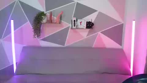 Snapshot of andrewanndcherry chatting on September 16, 11:39 pm Andrew and Cherry online show from September 16, 11:39 pm