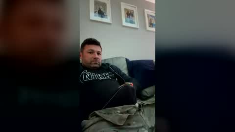 andrewbruce558625946 online show from July 3, 8:48 pm