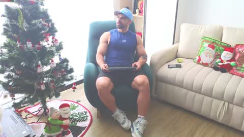 Andrew online show from December 24, 4:08 pm