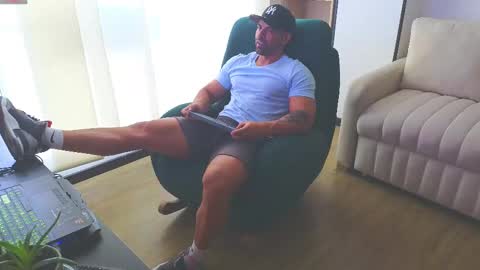 Andrew online show from February 22, 8:53 pm