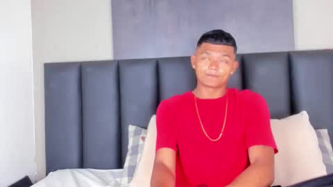 ANDREW KENNOXX online show from February 15, 12:25 pm