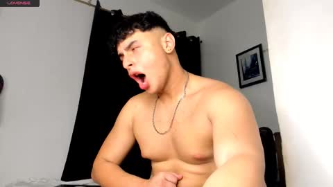 Snapshot of andrewlamar77 chatting on March 10, 12:26 am Andrewlamar21 online show from March 10, 12:26 am