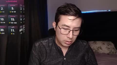 andrewmhilton_ online show from January 9, 6:49 am