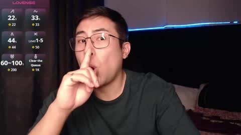 andrewmhilton_ online show from February 15, 6:43 am