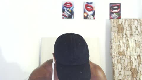 Snapshot of andrewoconnor__ chatting on May 1, 10:36 pm Andrew Oconnor online show from May 1, 10:36 pm