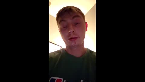 Snapshot of andrewshaw16 chatting on February 27, 4:45 am andrewshaw16 online show from February 27, 4:45 am