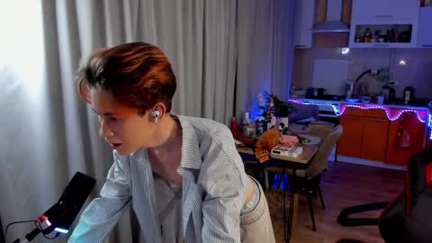 Snapshot of andrewwcarter2 chatting on January 24, 5:53 pm Andrew online show from January 24, 5:53 pm