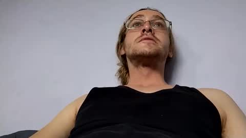 Snapshot of andrewwhitby chatting on September 18, 10:50 am andrewwhitby online show from September 18, 10:50 am