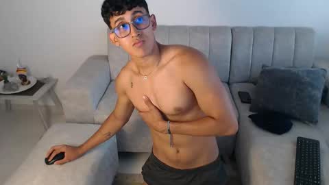 Androx boy online show from October 28, 9:06 pm