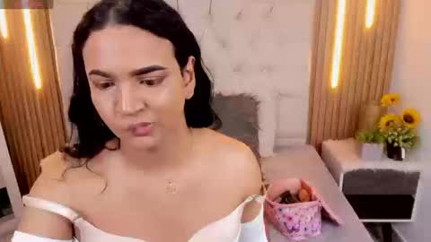 Snapshot of andrys_hot chatting on September 16, 8:32 pm Andrys online show from September 16, 8:32 pm