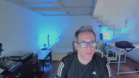 Andrew online show from November 27, 6:32 pm