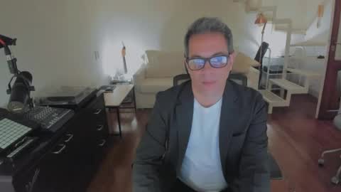 Snapshot of andy0pandi chatting on June 6, 8:13 pm Andrew online show from June 6, 8:13 pm