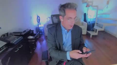 Snapshot of andy0pandi chatting on June 20, 2:20 pm Andrew online show from June 20, 2:20 pm