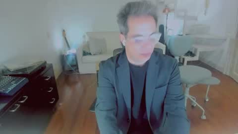 Snapshot of andy0pandi chatting on June 24, 6:56 am Andrew online show from June 24, 6:56 am
