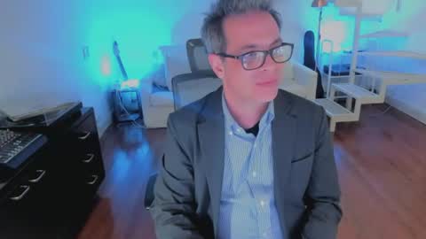 Snapshot of andy0pandi chatting on June 25, 5:12 am Andrew online show from June 25, 5:12 am
