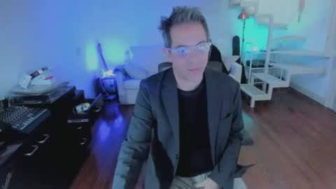 Snapshot of andy0pandi chatting on June 28, 4:51 am Andrew online show from June 28, 4:51 am