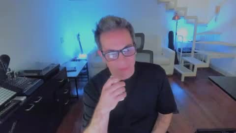 Snapshot of andy0pandi chatting on July 29, 12:53 am Andrew online show from July 29, 12:53 am