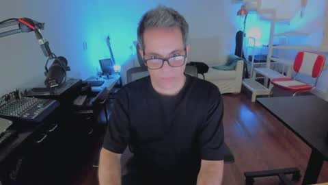 Snapshot of andy0pandi chatting on August 5, 12:13 am Andrew online show from August 5, 12:13 am