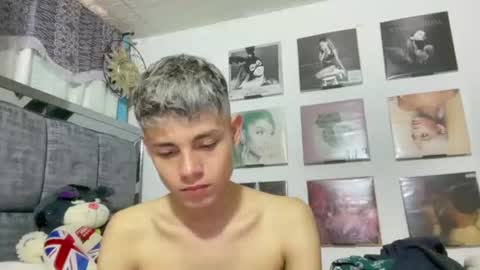 Snapshot of andy_belier chatting on November 12, 6:08 pm Andy online show from November 12, 6:08 pm