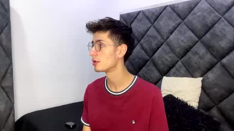 Snapshot of andy_collins__ chatting on February 16, 5:37 am andy_collins__ online show from February 16, 5:37 am