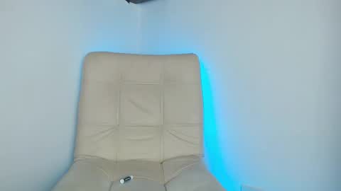 Snapshot of andy_collins__ chatting on October 2, 1:23 am andy_collins__ online show from October 2, 1:23 am