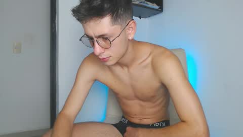 Snapshot of andy_collins__ chatting on October 27, 6:45 pm andy_collins__ online show from October 27, 6:45 pm