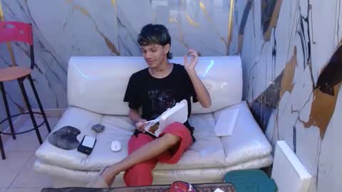 Snapshot of andy_dan1 chatting on April 24, 8:22 pm andy_dan1 online show from April 24, 8:22 pm