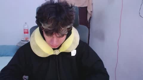 Snapshot of andy_dan1 chatting on June 9, 8:37 am andy_dan1 online show from June 9, 8:37 am